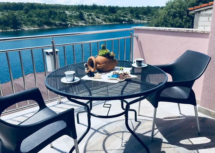 Dama Διαμέρισμα *