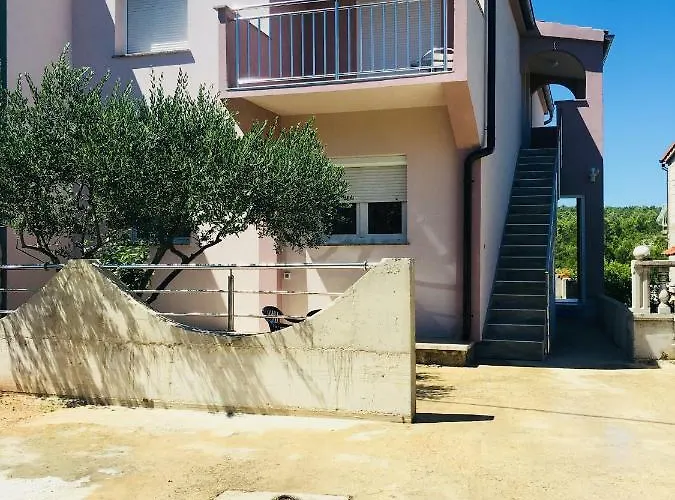 Dama Διαμέρισμα *