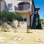 Dama شقة *