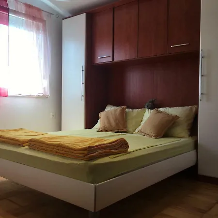 Dama Apartamento Obrovac