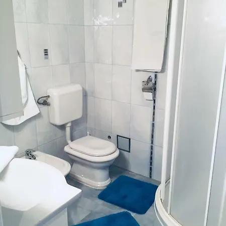 Dama Lägenhet